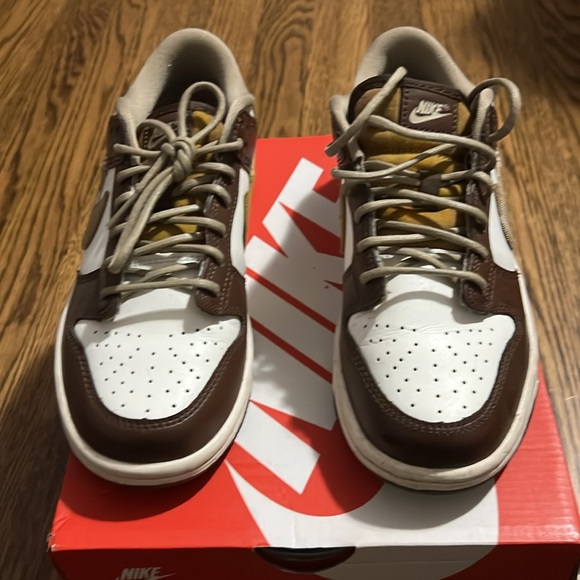 Big Kids Nike Dunk Low - Picture 2 of 7